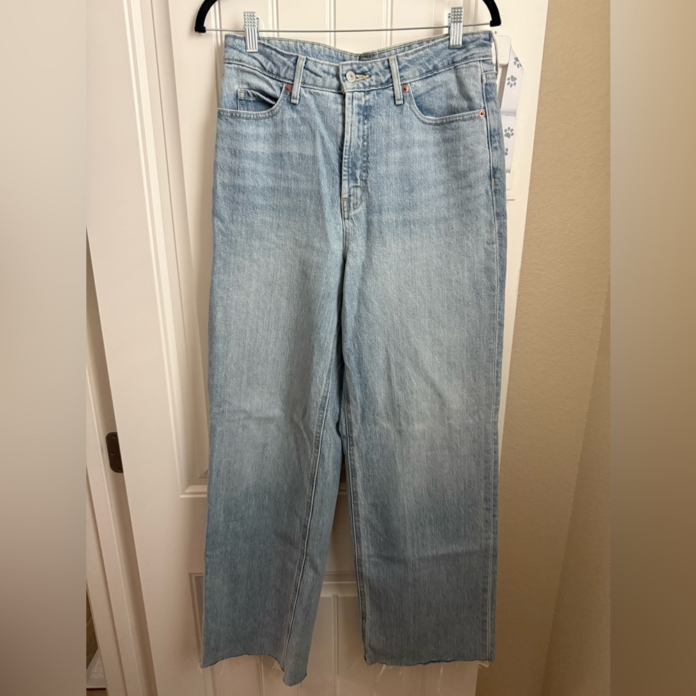 Old Navy Light Wash Extra High-Waisted Wide-Leg Jeans